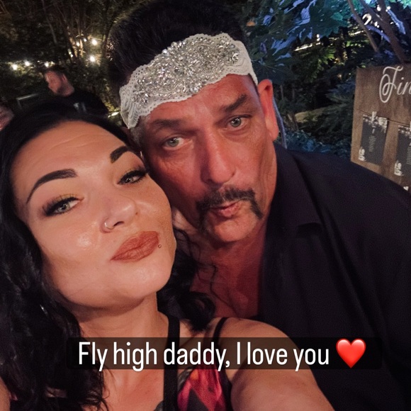 CRISTIN IS LIVE🖤🖤🖤🖤🖤🖤 - Picture 4 of 7